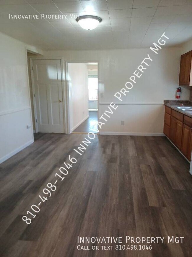 Building Photo - 1133 W Buder Ave