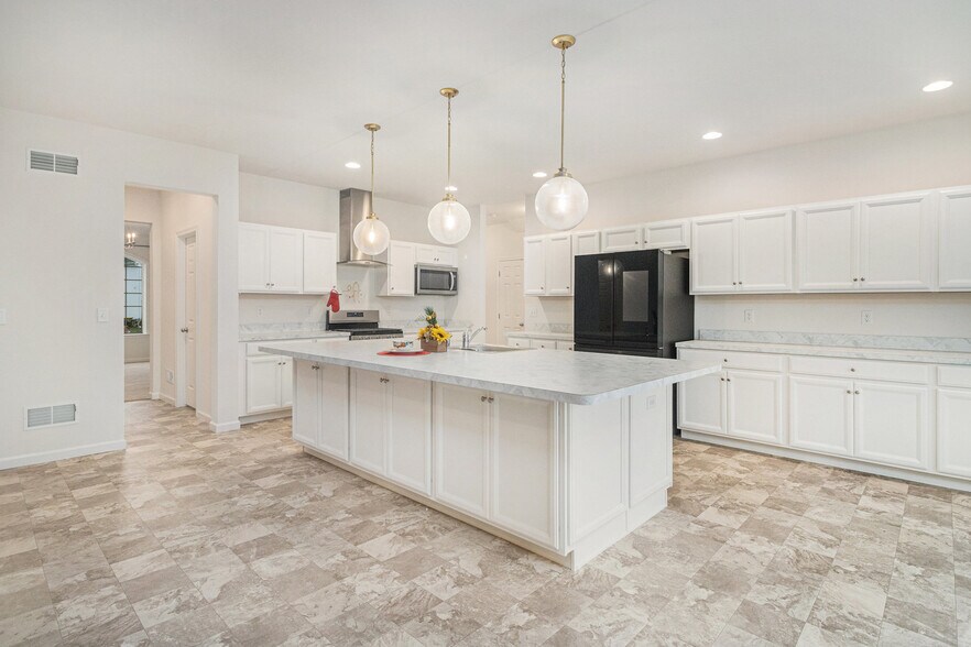 Building Photo - 35 Furlong Rd