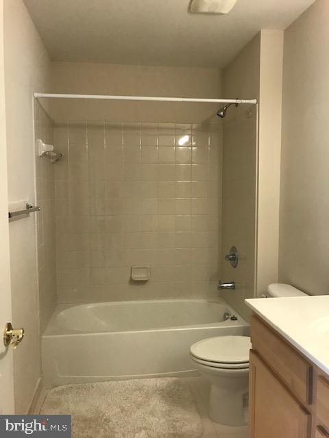 Building Photo - 3680 Chippendale Cir