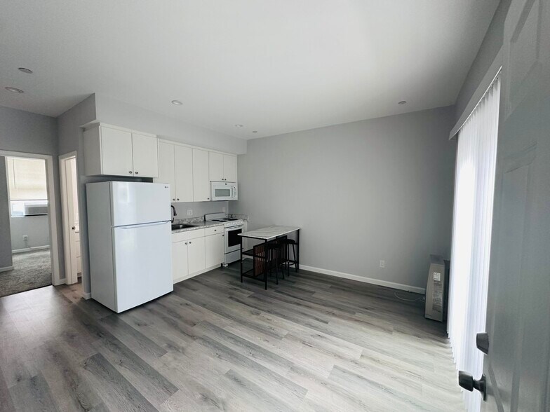 Building Photo - 2052 Medano Dr