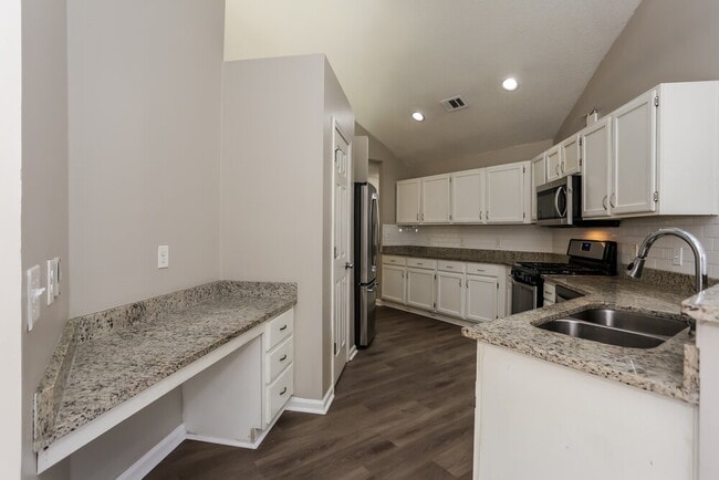 Building Photo - 359 Tait Rd