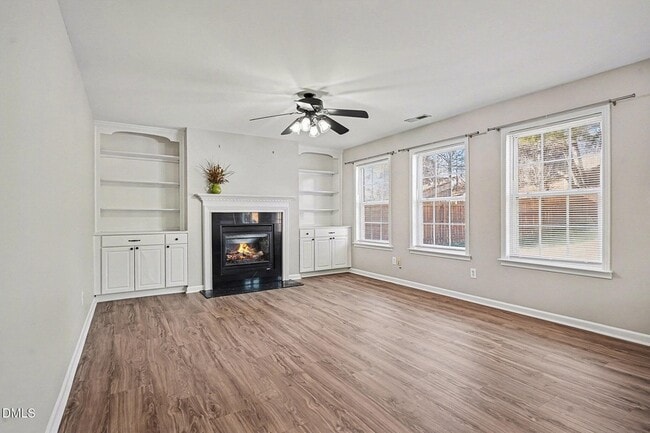 Building Photo - 5005 Marathon Ln