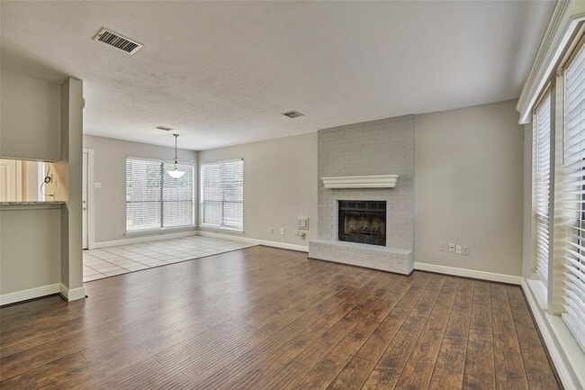 Building Photo - 3 Field Flower Ct