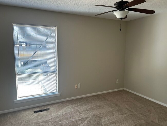 Building Photo - 5666 Encino Cove