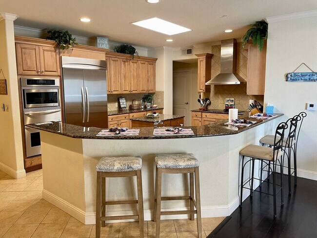 Building Photo - 4901 Laguna Blvd