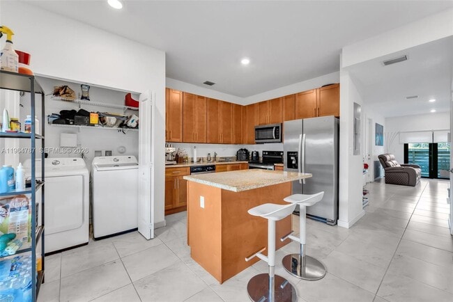 Building Photo - 13360 Tropical Ave