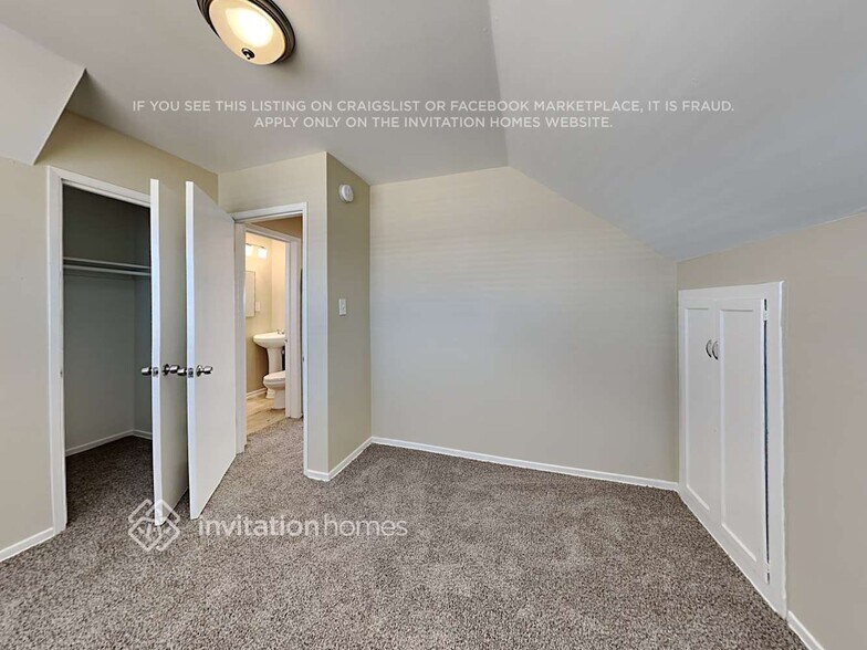Building Photo - 12807 Woodridge Ave