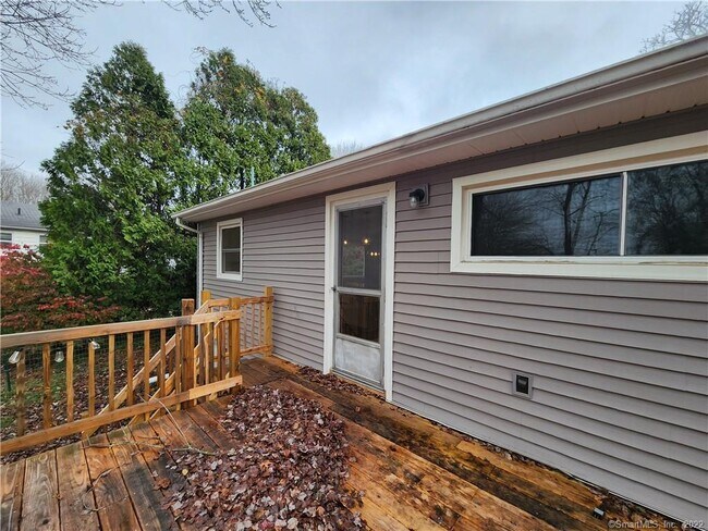 Building Photo - 24 Savi Ave