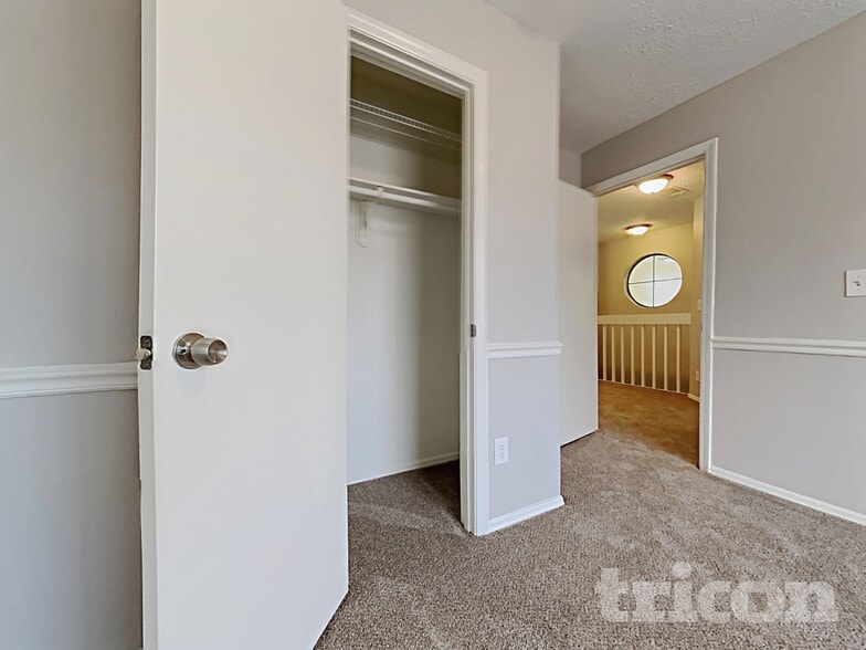 Building Photo - 820 Arbor Hill Dr