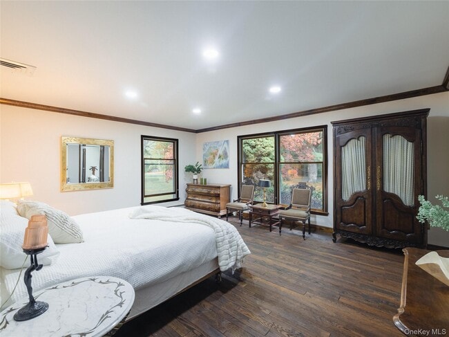 Building Photo - 11 Geralind Dr