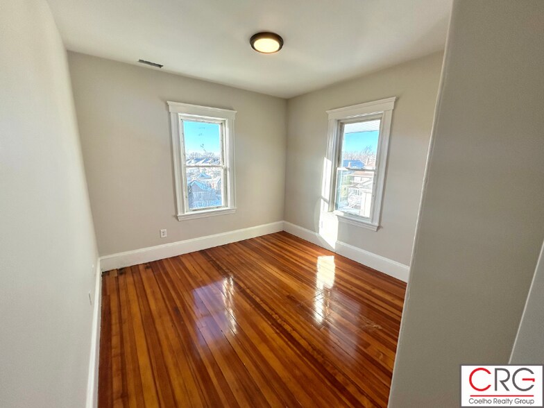 Building Photo - 79 3rd St