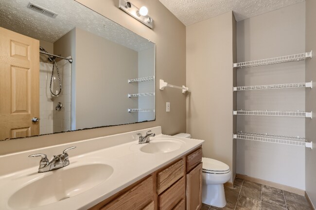 Building Photo - 5522 Spring River Ave
