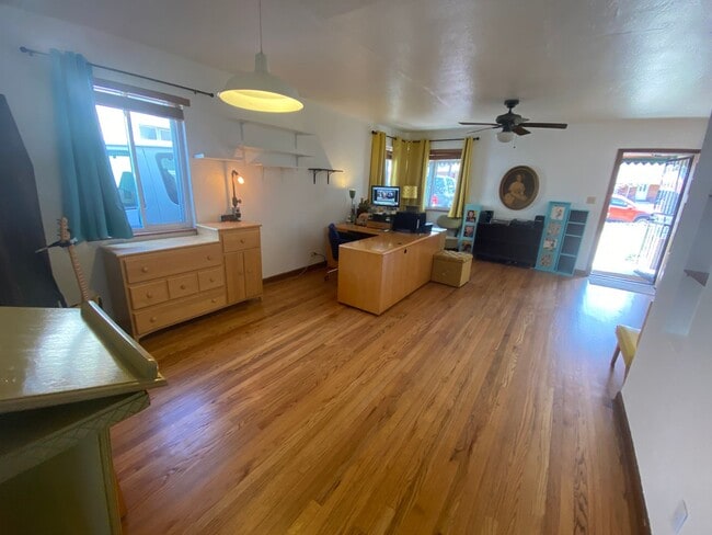 Building Photo - Awesome 2 bedroom Bungalow in Cory-Merill Neighborhood