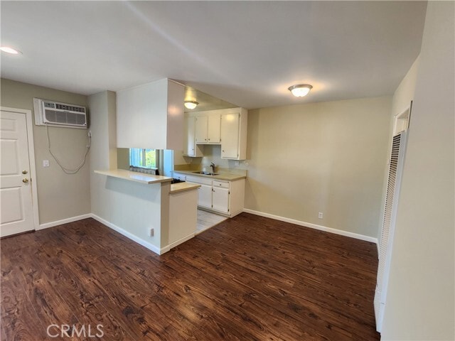 Building Photo - 7925 Vineland Ave
