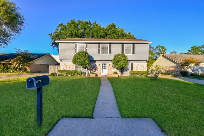 Building Photo - 7310 Ridge Oak Dr