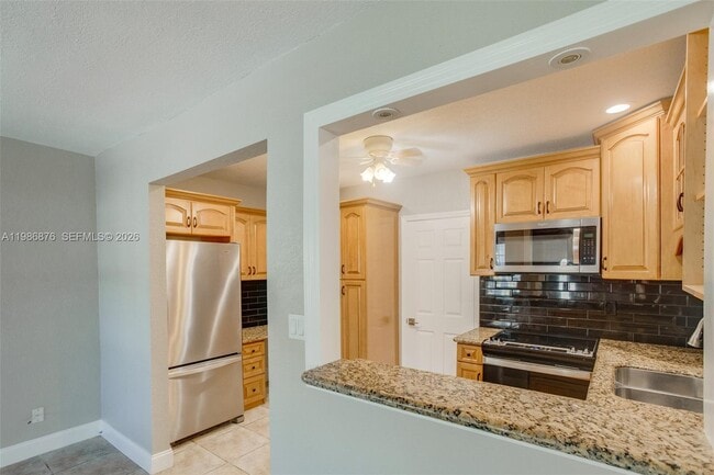 Building Photo - 1632 NW 6th Ave