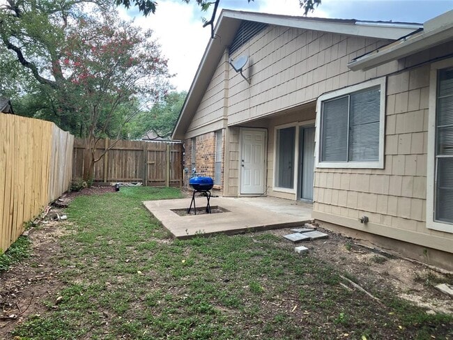 Building Photo - 8111 Ceberry Dr
