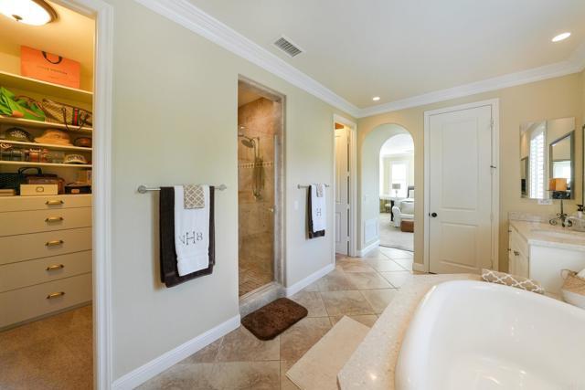 Building Photo - 15586 New Park Terrace