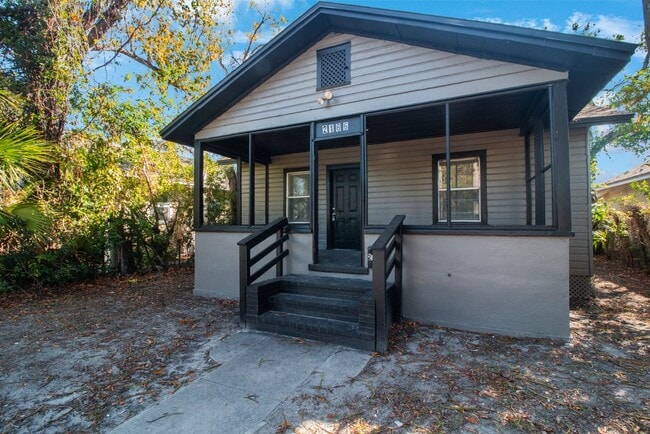 Building Photo - REDUCED  $25 App Fee  3bdrm/1bath home wit...