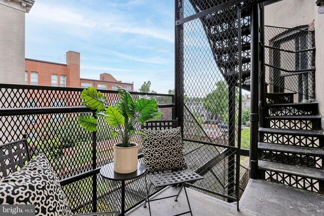 Building Photo - 1605 7th St NW
