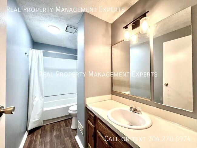 Building Photo - 5120 Speyside Ct