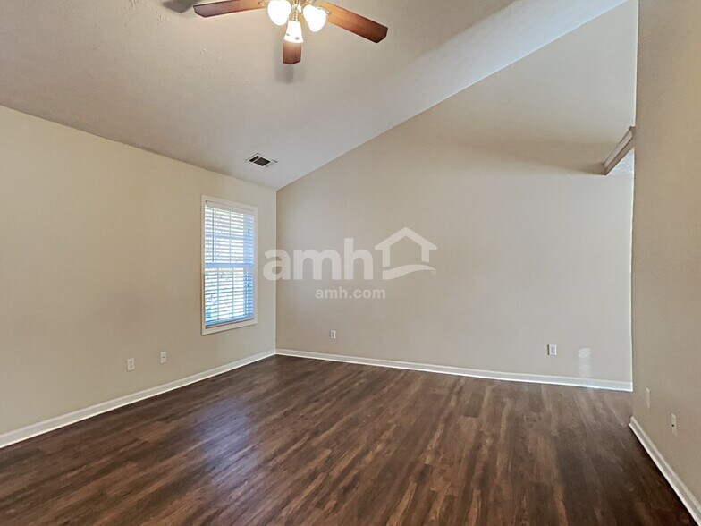 Building Photo - 1558 Great Shoals Cir