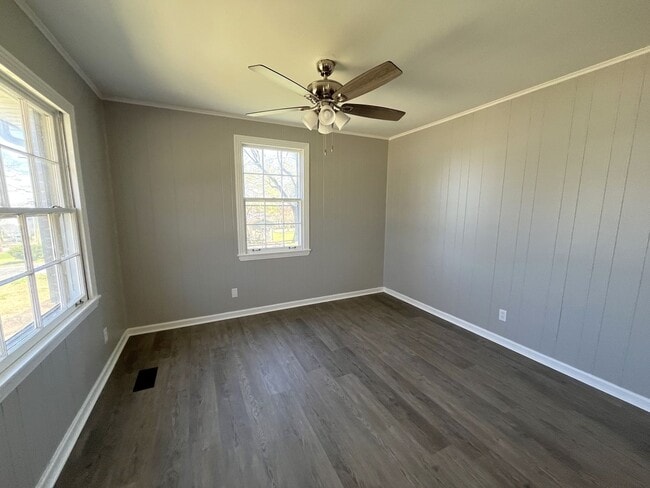 Building Photo - **NEW PRICE and $750 Incentive** Totally Renovated! Great 2 Bed 1 Bath Home in South Nashville!