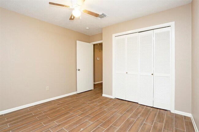 Building Photo - 21623 Park York Dr