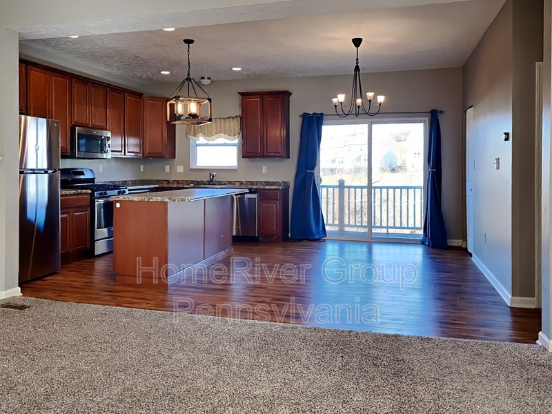 Building Photo - 1505 Canterbury Dr