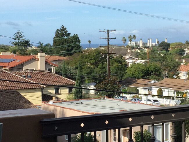 Building Photo - 206 S Lucia Ave