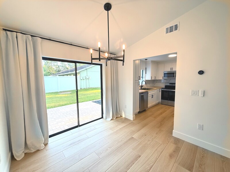 Building Photo - 3278 E Crown Dr