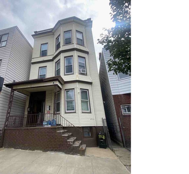 Building Photo - 806 Kennedy Blvd