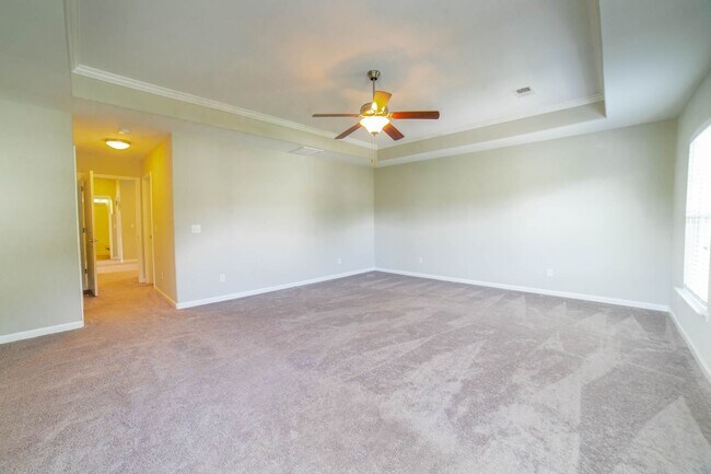 Building Photo - Available Now! ?? ?? ??!