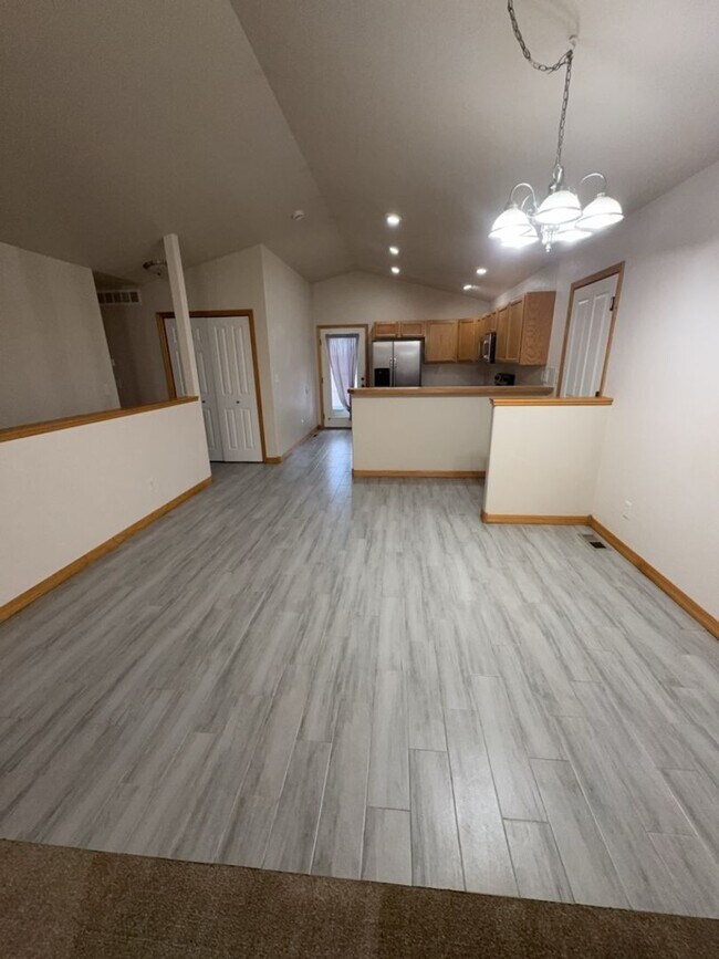 Building Photo - Move-In Ready Home in Wellington