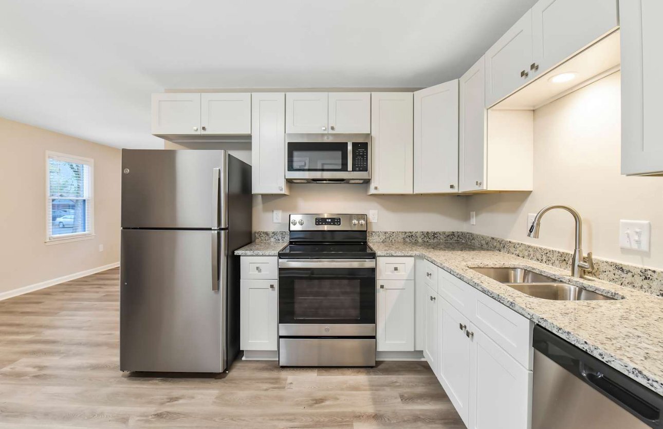 Building Photo - 823 Dedmon Dr