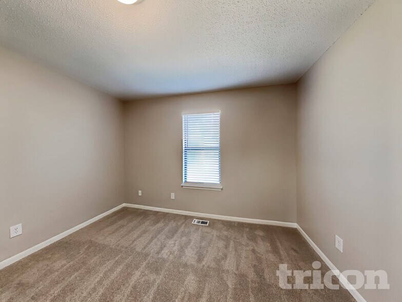 Building Photo - 531 Griffith Dr