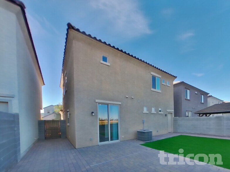 Building Photo - 10336 W Devonshire Ave