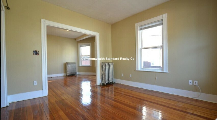 Building Photo - 4 Haskell St