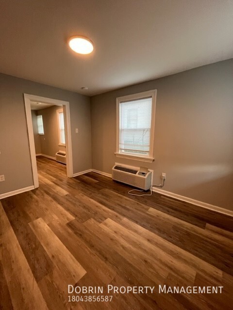 Building Photo - Updated 1 bed Near Downtown in a Neighborh...