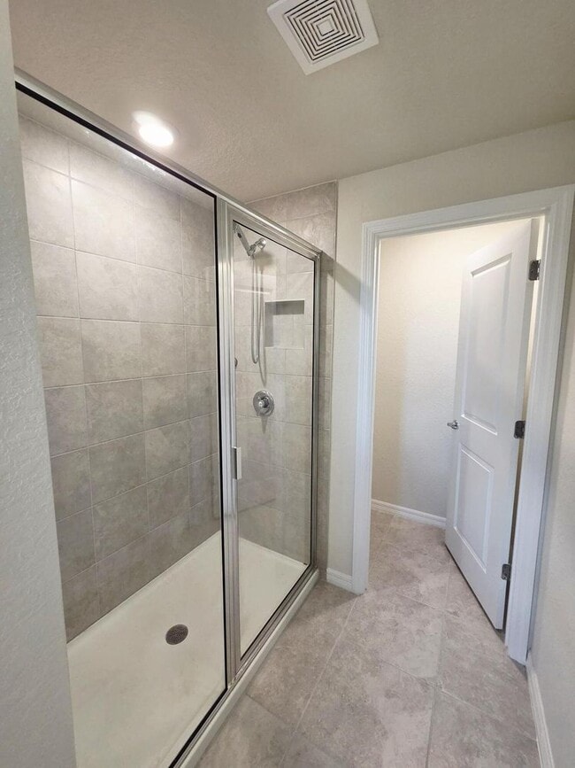 Building Photo - 3213 Watercress Dr