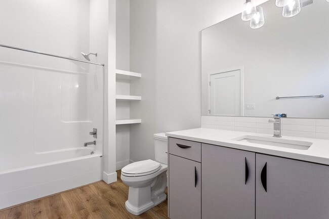 Building Photo - 4 bed/3.5 Bath Townhouse in Richmond Neighborhood, SE Portland