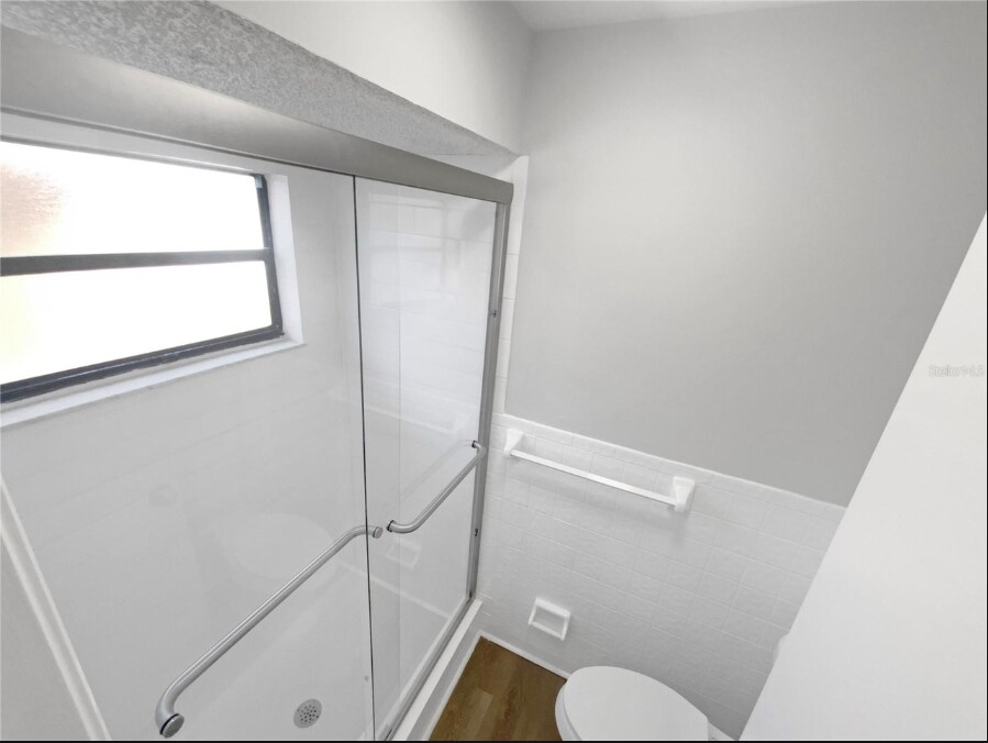 Building Photo - 7846 Cayuga Dr