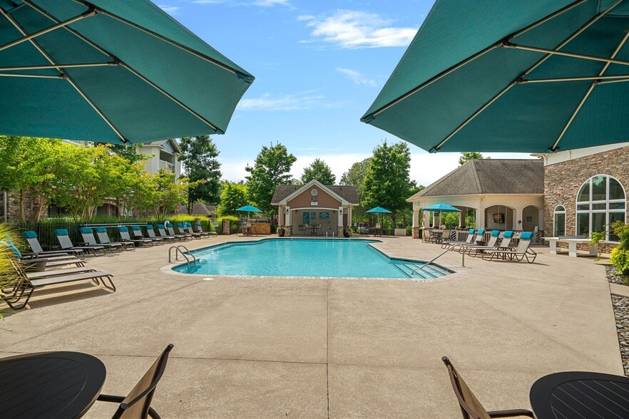 Building Photo - Hawthorne at the Meadows