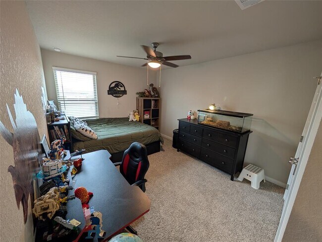 Building Photo - 3030 Charyn Wy