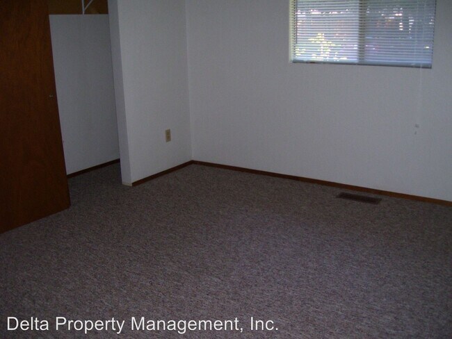 Building Photo - 6423-6423 Armar Rd