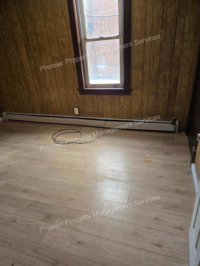 Building Photo - 1206 9th Ave