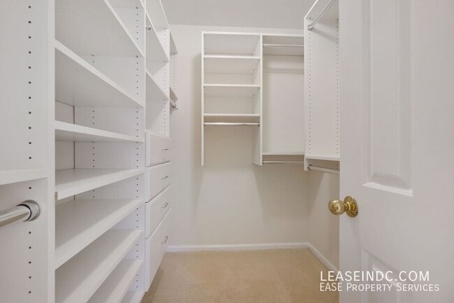 Building Photo - 3204 Ellicott St NW