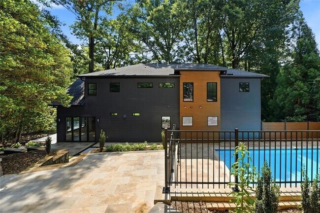 Building Photo - 4250 Carmain Dr NE