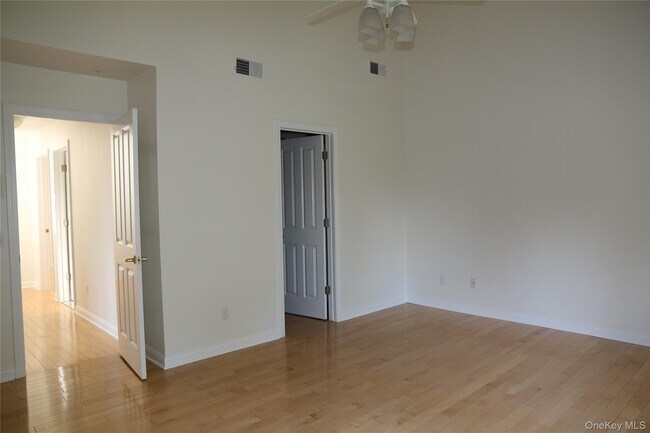 Building Photo - 140 Winding Ridge Rd