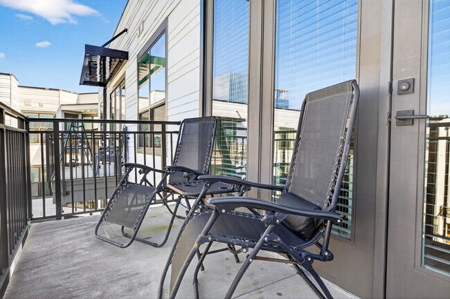 Building Photo - 1116 Gramercy Ln